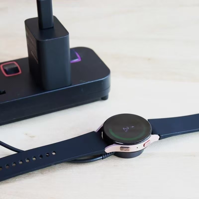 Watch Charging Dock - USB-C Magnetisches Kabelloses Tragbares Ladegerät für