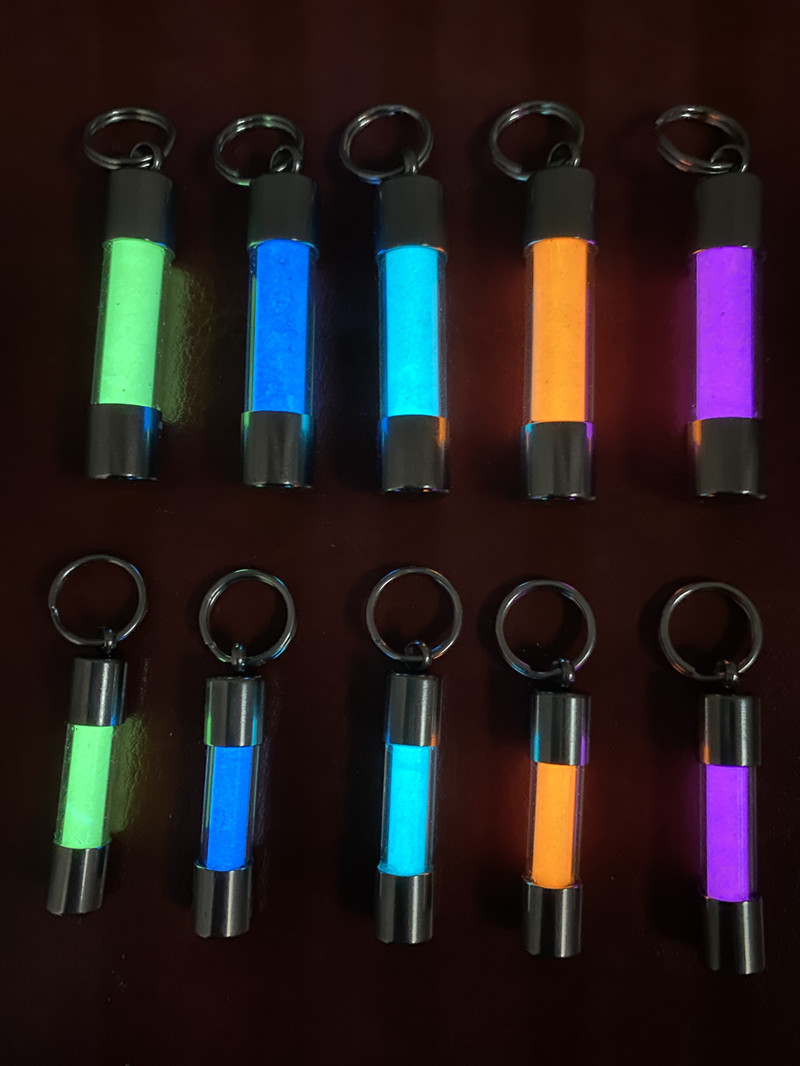 Leuchtender Anhänger aus Glas, – Tritium Gas Tube Bewertung und Preis
